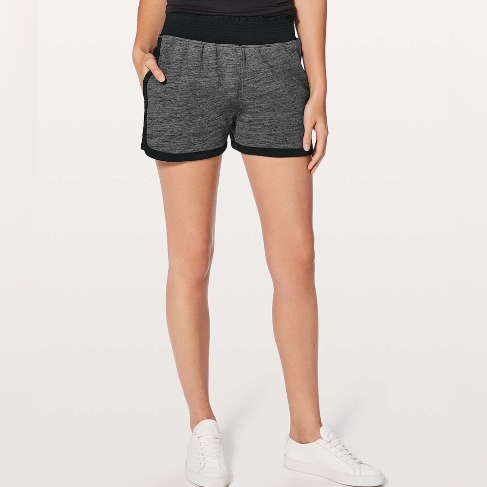 Lululemon Cool & Collected Short *2.5" Heathered Core Dark Grey/Black 12
